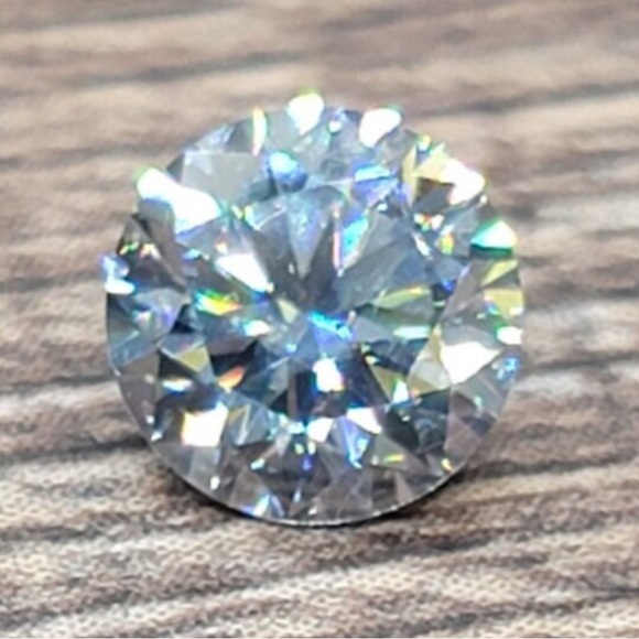 Moissanite GVY 3 Ice Blue 1.0 CT loose stone. - Picture 2 of 2